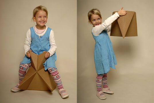Foldschool, origami, cardboard, cardboard furniture, kids furniture, children's furniture, children, Nicola Enrico Stäubli, Nicola Staubli, Staubli, origami furniture, DIY, How-To