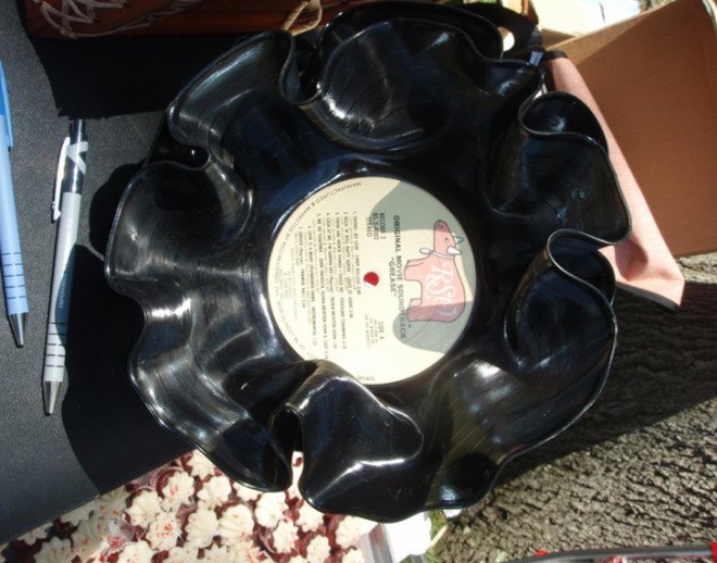 LP bowl, record bowl, bowl record, LP record bowl, DIY bowl, DIY record bowl, DIY LP bowl, bowl made of a record, record, records, LP, LPs, bake records, old records, old record bowls