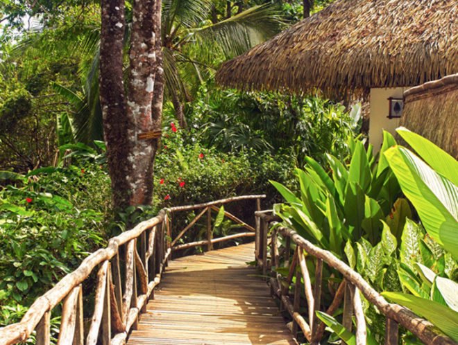 Lapa Rios, eco-resort, Costa Rica, bungalows, walkway