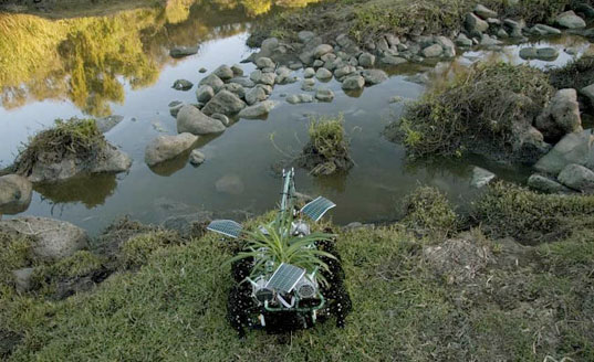sustainable design, green design, water issues, green robot, cyborg, nomad plant, gilberto esparza, environmental art, microbial fuel cells