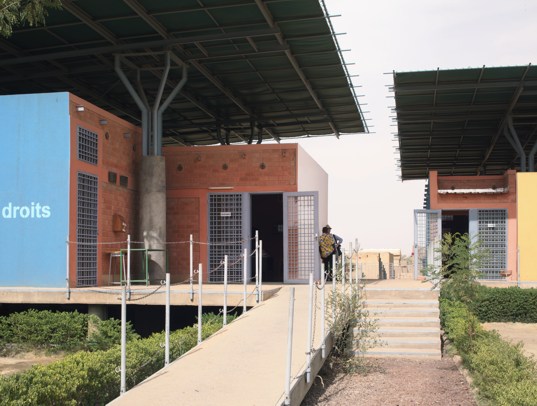 African heath clinic, Aga Khan Awards for Architecture. passive design, passive cooling, passive daylighting, Green Design Competitions, solar powered health clinic, sustainable architecture