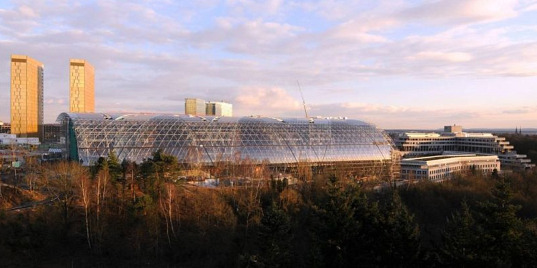european investment bank, luxembourg, green architecture, ingenhoven architects, daylighting, energy efficiency, indoor gardens, natural ventilation, glass facade, green design, eco design, sustainable building
