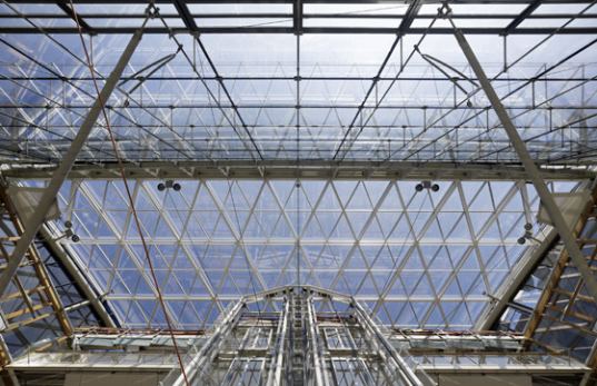 european investment bank, luxembourg, green architecture, ingenhoven architects, daylighting, energy efficiency, indoor gardens, natural ventilation, glass facade, green design, eco design, sustainable building