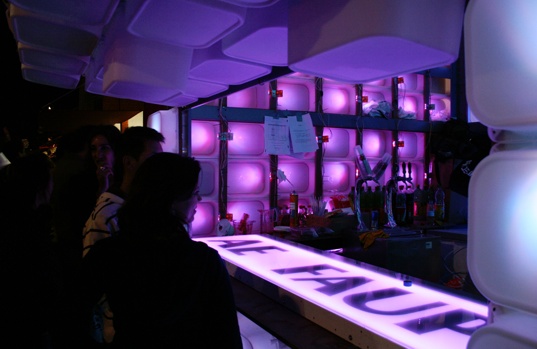 Diogo Aguiar & Teresa Otto, Oporto School of Architecture, prefab bar, temporary bar, Portugal bar, Ikea bar, recyclable building, reusable building