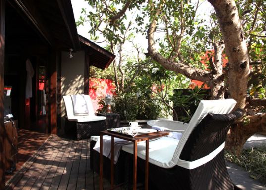 hara villa, pinakin patel, india, prefab, prefab housing, local materials, green villa
