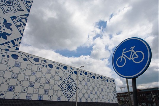 Delftware Tiles, Cie Architects, Hugo Kaagman, CHP power, combined heat power, public art, building sense of place, site appropriate design, Netherlands power plant