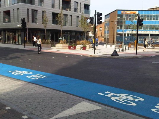 london, bike superhighway, bike lanes, bicycle network, bike commuting