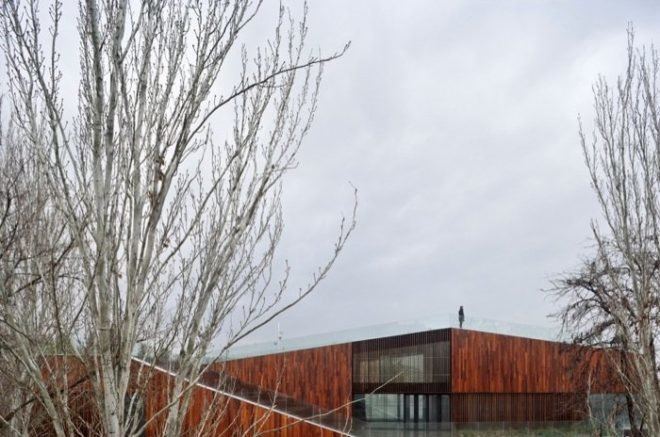 ipe cladding, Zaragoza green building, Magén Arquitectos, Expo Zaragoza 2008, green roof, public building, Spanish green building, sustainable building europe