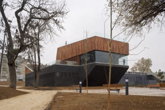 ipe cladding, Zaragoza green building, Magén Arquitectos, Expo Zaragoza 2008, green roof, public building, Spanish green building, sustainable building europe