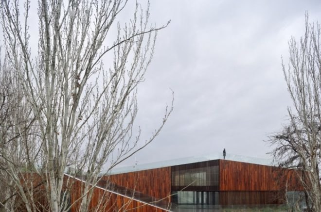 ipe cladding, Zaragoza green building, Magén Arquitectos, Expo Zaragoza 2008, green roof, public building, Spanish green building, sustainable building europe