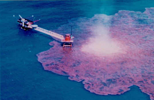 bp oil spill, gulf oil spill, oil spill cleanup, oil skimmer, oil skimming, macondo well, oil well, oil leak, oil disaster