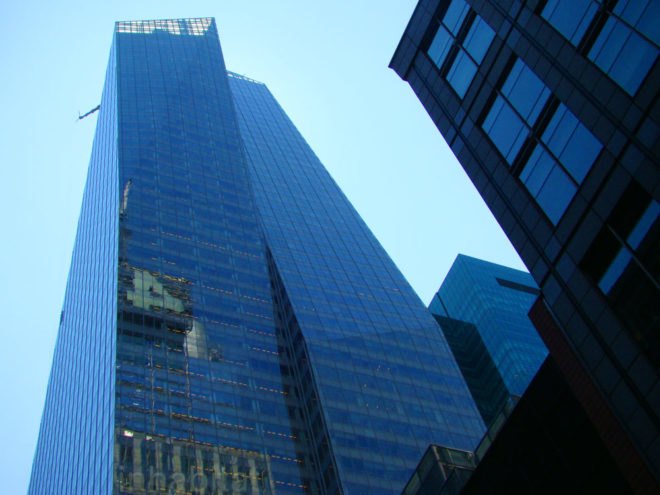 One Bryant Park, Bank of America Tower, Cook and Fox Architects, Green Building, Sustainable Building, LEED Platinum Building, First LEED Platinum Skyscraper, Largest LEED tower, Largest LEED skyscraper, green construction, rainwater catchement and reuse, greywater recycling, energy efficient building systems, high performance glass, minimal solar heat gain and loss, energy cogeneration plant, NY, NYC , New York, Manhattan, slag, recycled materials, recyclable materials