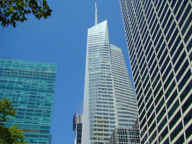 One Bryant Park, Bank of America Tower, Cook and Fox Architects, Green Building, Sustainable Building, LEED Platinum Building, First LEED Platinum Skyscraper, Largest LEED tower, Largest LEED skyscraper, green construction, rainwater catchement and reuse, greywater recycling, energy efficient building systems, high performance glass, minimal solar heat gain and loss, energy cogeneration plant, NY, NYC , New York, Manhattan, slag, recycled materials, recyclable materials