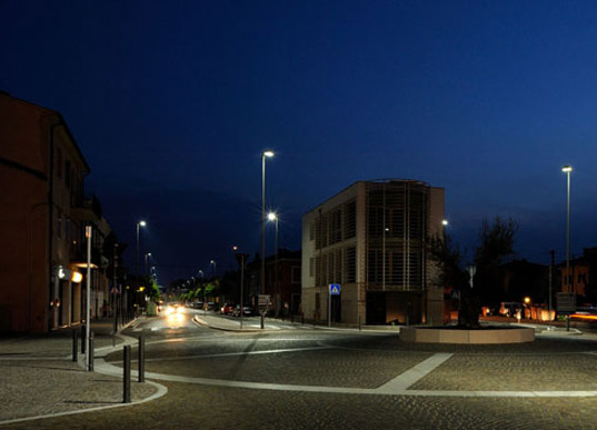 iguzzini, green lighting, eco lighting, led lighting, archilede, street light, streetlamp, street lamp, sustainable lighting, led, italy, green design, eco design, sustainable design
