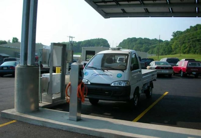 tennessee nissan leaf, tennessee ev charging, tennessee electric vehicle charging, charging your electric vehicle in tennessee, charging your ev in tennessee, pulaski tennessee ev charger, pulaski tennessee solar charging station, solar parking lot, solar ev charging station, solar electric vehicle charging station