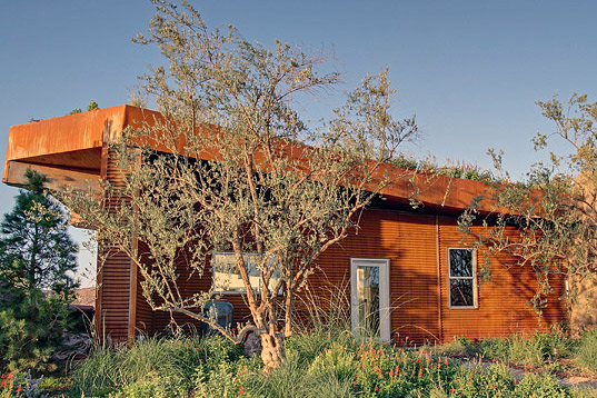 joshua tree park, joshua tree boulder house, daylighting, natural materials. green roof, green design, eco design, sustainable design, sustainable architecture, sustainable building, eco home, green architecture