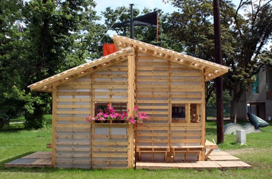pallet building, local building materials, disaster housing, emergency housing, I beam, emergency shelter, pallet constructions,green building materials,