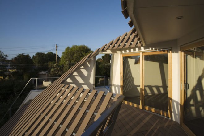 foyn-johanson house, harrison & white, australia, daylighting, reverse shadow casting, green design, sustainable architecture