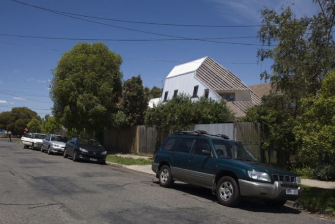 foyn-johanson house, harrison & white, australia, daylighting, reverse shadow casting, green design, sustainable architecture
