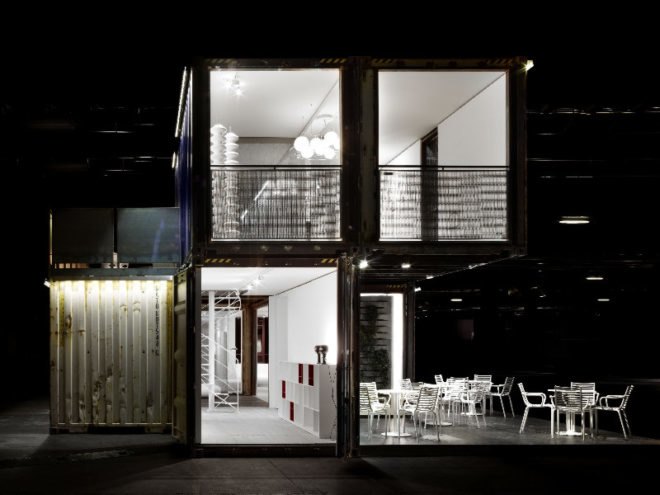 green frame house, green design, sustainable architecture, shipping containers, shipping container house