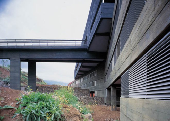 Rafael Arozarena Highschool, AMP Arquitectos, eco high school, spain, site sensitive design, green building, sustainable architecture