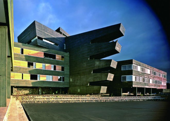 Rafael Arozarena Highschool, AMP Arquitectos, eco high school, spain, site sensitive design, green building, sustainable architecture