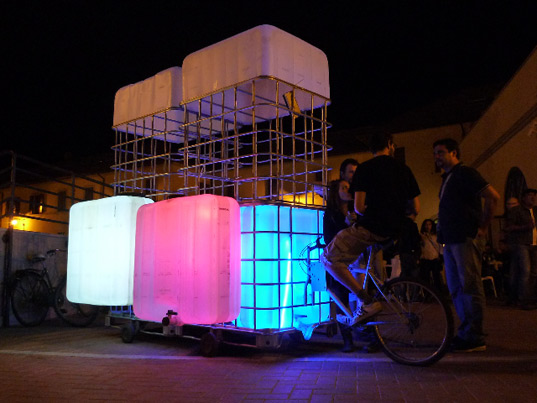 refunc, terni, italy, upcycling, recycled materials, bikes, bicycle, water container, ibc container, mobile bar, bar, eco art, green design, recycled design, Denis Oudendijk, Jan Körbes, Paolo de Guidi, Nancy/Artyjane, glowing bike bar, sustainable design