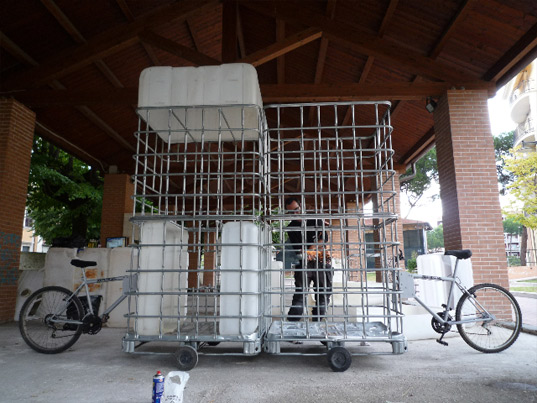 refunc, terni, italy, upcycling, recycled materials, bikes, bicycle, water container, ibc container, mobile bar, bar, eco art, green design, recycled design, Denis Oudendijk, Jan Körbes, Paolo de Guidi, Nancy/Artyjane, glowing bike bar, sustainable design