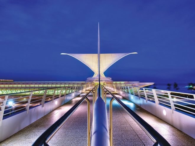 milwaukee art museum, santiago calatrava, sun screen, Burke Brise Soleil, green building, sustainable architecture