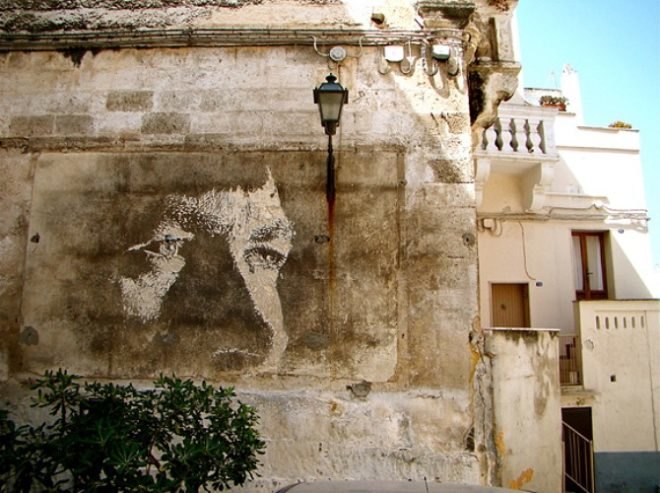 alexandre farto, street art, reverse graffiti, architectural sculpture, portrait series, art, green art, eco art,