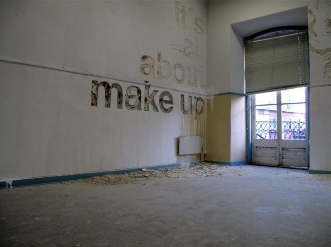 alexandre farto, street art, reverse graffiti, architectural sculpture, portrait series, art, green art, eco art,