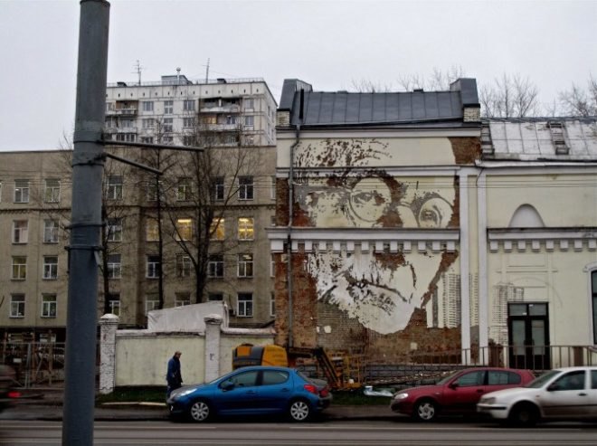 alexandre farto, street art, reverse graffiti, architectural sculpture, portrait series, art, green art, eco art,
