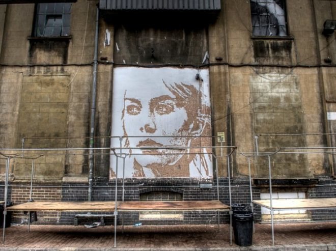alexandre farto, street art, reverse graffiti, architectural sculpture, portrait series, art, green art, eco art,