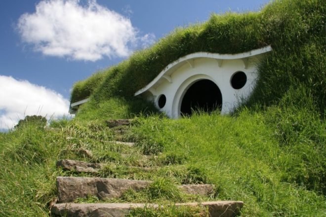 hobbiton, new zealand, lord of the rings, underground home, earthen home, green design