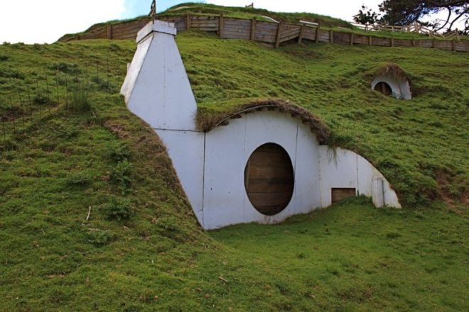hobbiton, new zealand, lord of the rings, underground home, earthen home, green design