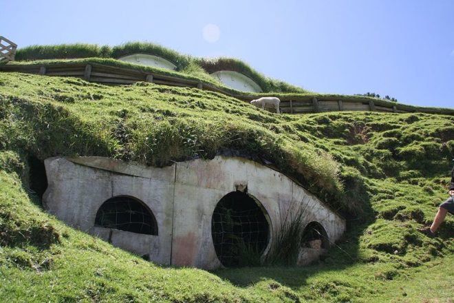 hobbiton, new zealand, lord of the rings, underground home, earthen home, green design