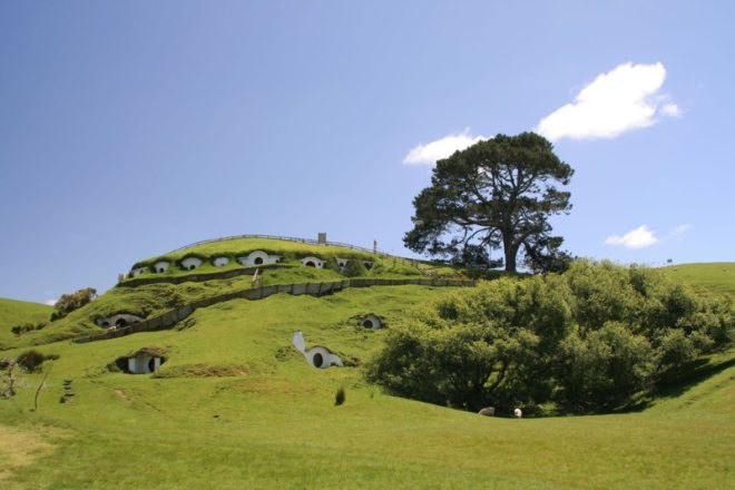 hobbiton, new zealand, lord of the rings, underground home, earthen home, green design