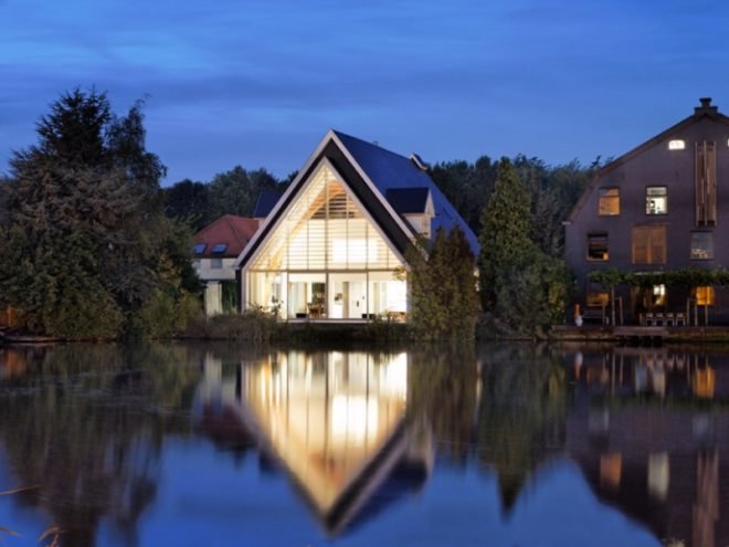 house in a church, rotterdam, ruud visser architects, adapative reuse, green renovation, green design, sustainable architecture