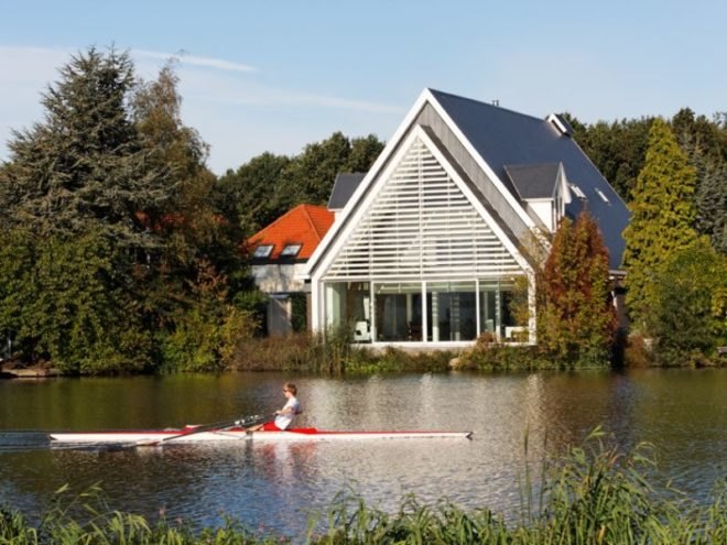 house in a church, rotterdam, ruud visser architects, adapative reuse, green renovation, green design, sustainable architecture