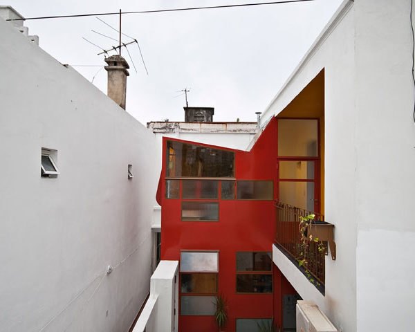Argentinian Apartment Showcases Recycled Materials
