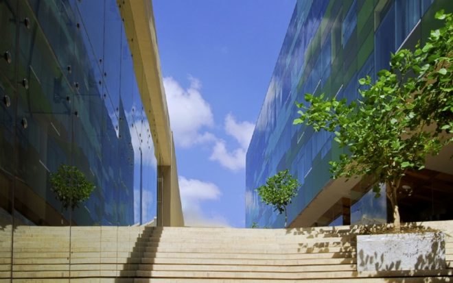 vivanta hotel, wow architects, warner wong design, luxury hotel, green roof, green building, sustainable architecture