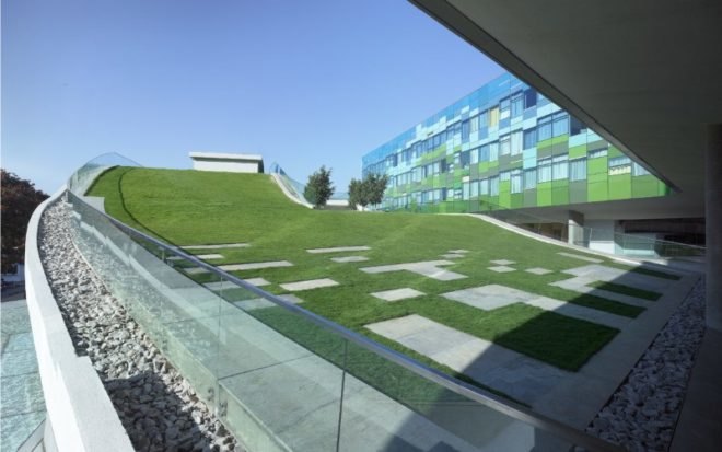 vivanta hotel, wow architects, warner wong design, luxury hotel, green roof, green building, sustainable architecture