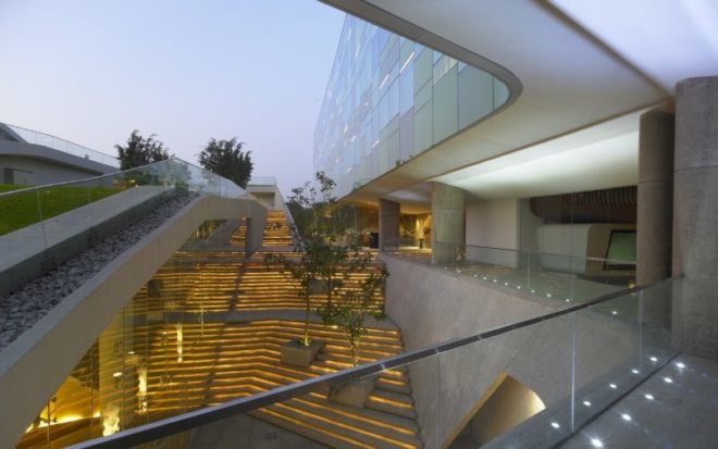 vivanta hotel, wow architects, warner wong design, luxury hotel, green roof, green building, sustainable architecture