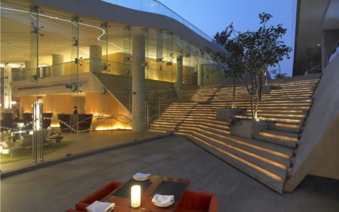 vivanta hotel, wow architects, warner wong design, luxury hotel, green roof, green building, sustainable architecture