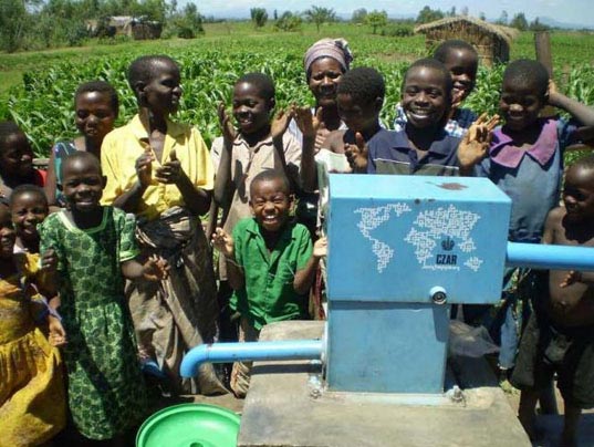Join The Pipe, sustainable design, green design, water bottle, social design, water issues, safe drinking water, water conservation, reusable bottle