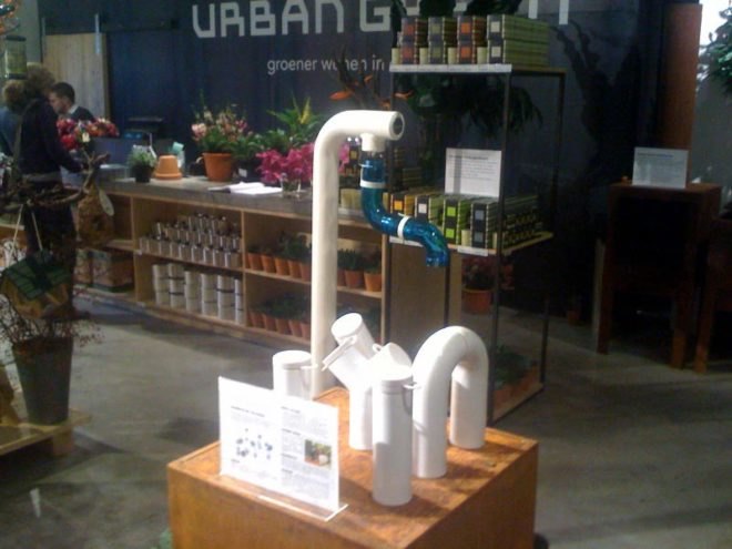 Join The Pipe, sustainable design, green design, water bottle, social design, water issues, safe drinking water, water conservation, reusable bottle