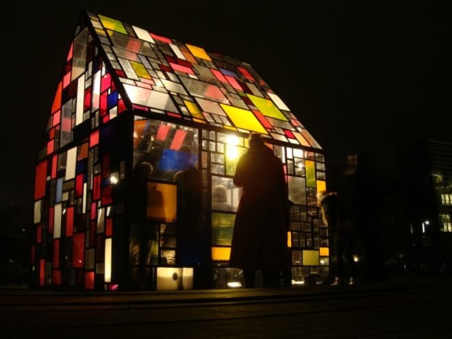 kolonihavehus, tom fruin, copenhagen, outdoor sculpture, reclaimed plexiglass, recycled materials, green design, eco design