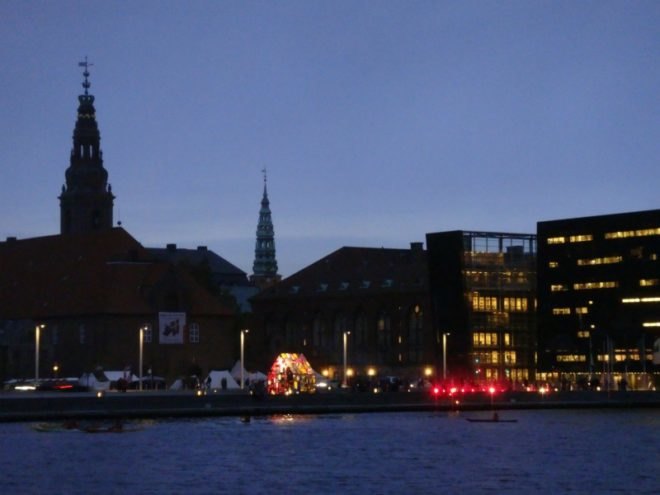 kolonihavehus, tom fruin, copenhagen, outdoor sculpture, reclaimed plexiglass, recycled materials, green design, eco design