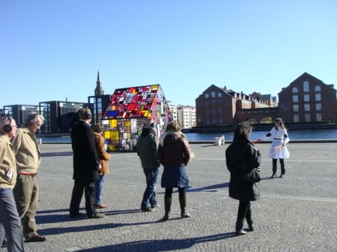 kolonihavehus, tom fruin, copenhagen, outdoor sculpture, reclaimed plexiglass, recycled materials, green design, eco design