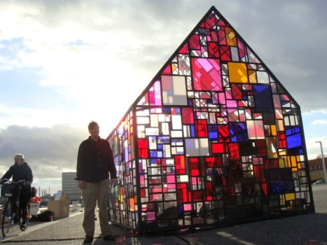 kolonihavehus, tom fruin, copenhagen, outdoor sculpture, reclaimed plexiglass, recycled materials, green design, eco design